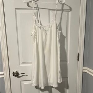 Elegant White Women's Chemise